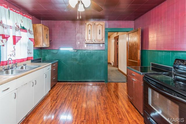 951 Switzer Avenue, St Louis, MO 63147