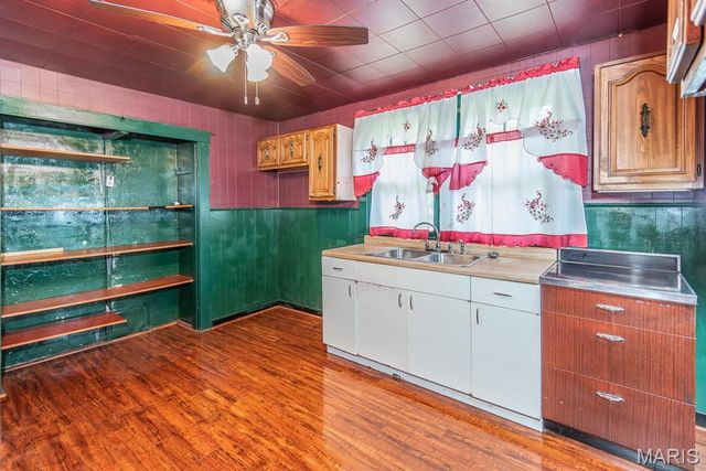 951 Switzer Avenue, St Louis, MO 63147