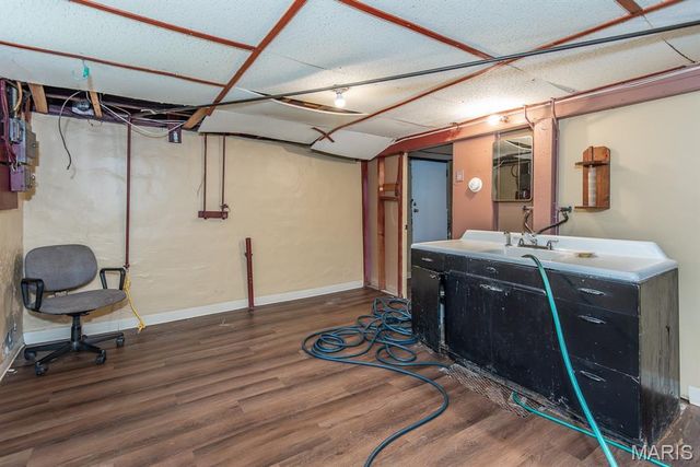 951 Switzer Avenue, St Louis, MO 63147