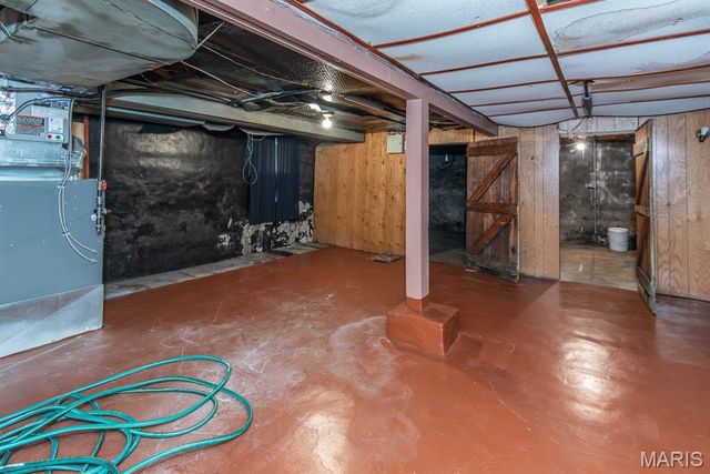 951 Switzer Avenue, St Louis, MO 63147