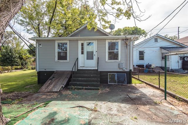 951 Switzer Avenue, St Louis, MO 63147