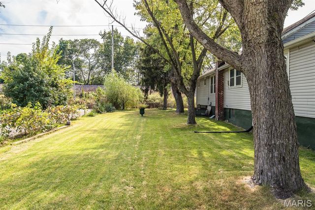 951 Switzer Avenue, St Louis, MO 63147