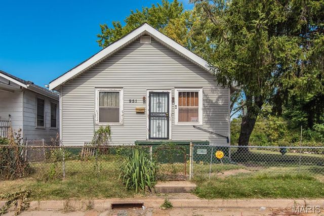 951 Switzer Avenue, St Louis, MO 63147