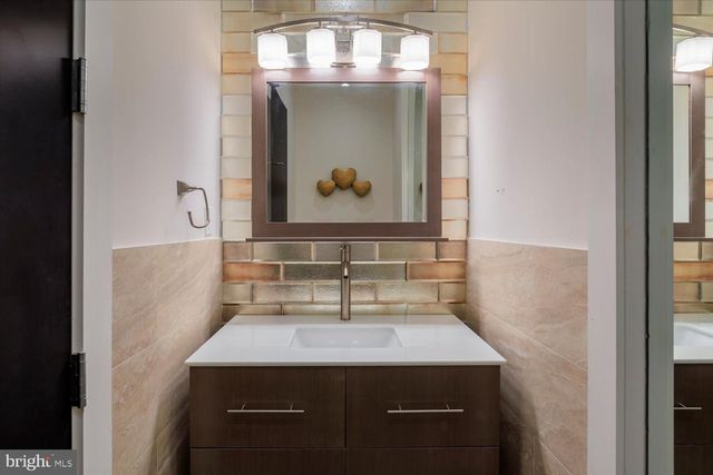 3017 GATES ROAD NW, Washington, DC 20008