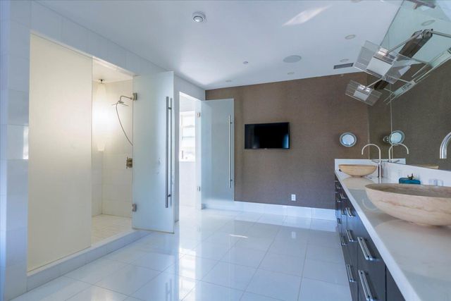 3017 GATES ROAD NW, Washington, DC 20008