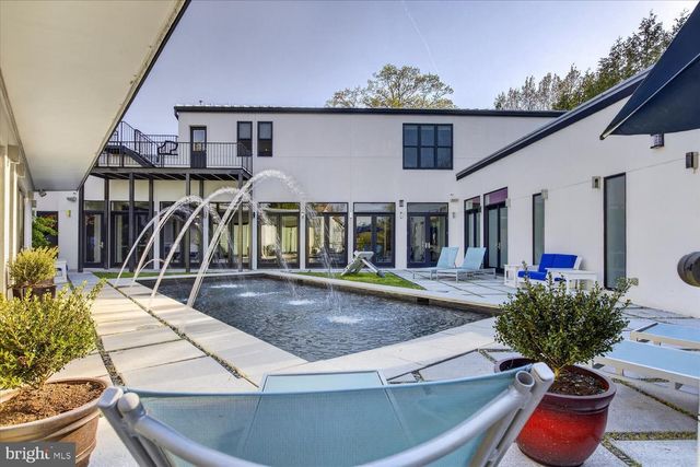 3017 GATES ROAD NW, Washington, DC 20008