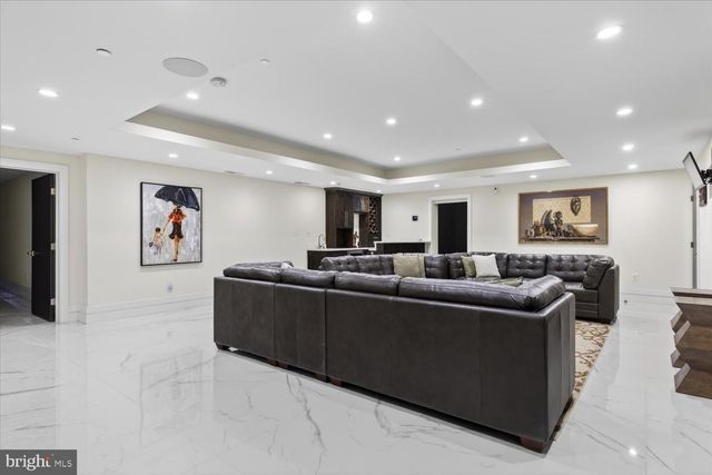 3017 GATES ROAD NW, Washington, DC 20008