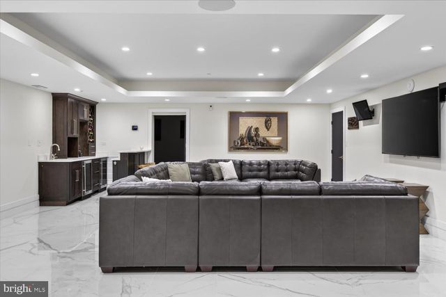 3017 GATES ROAD NW, Washington, DC 20008