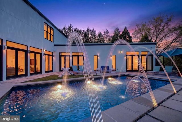 3017 GATES ROAD NW, Washington, DC 20008