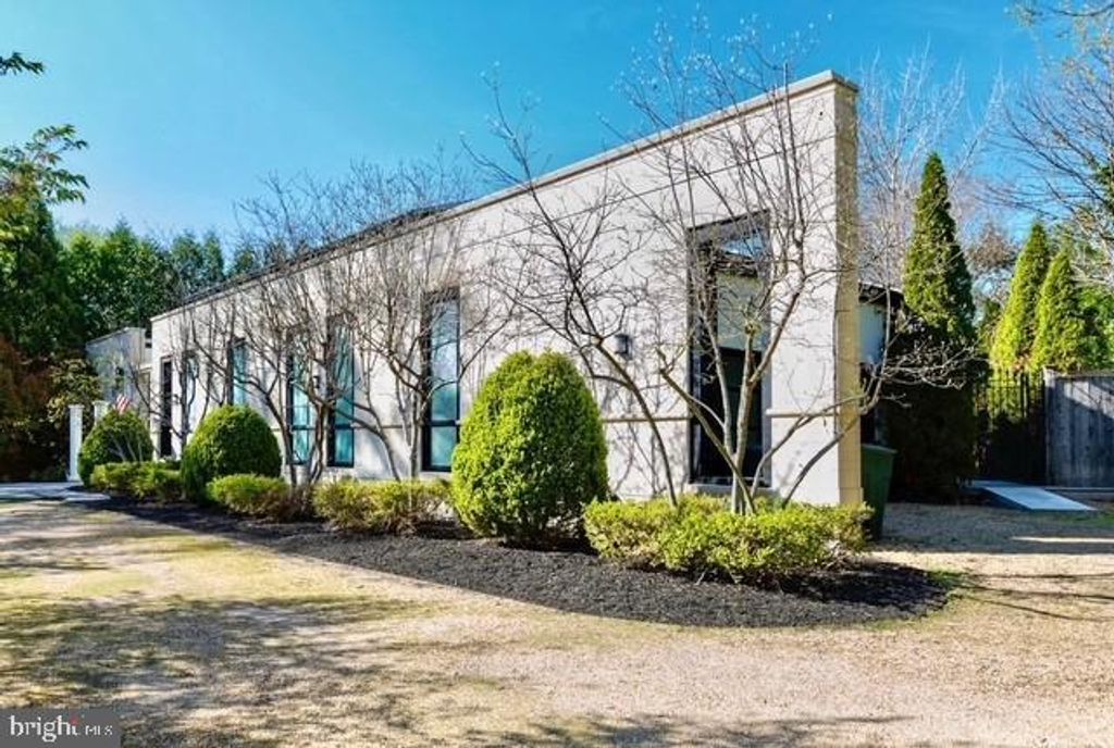 3017 GATES ROAD NW, Washington, DC 20008