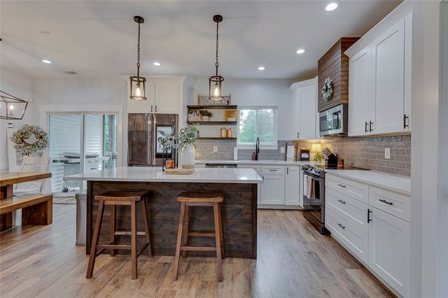 221 Glen Laurel Drive, Easley, SC 29642