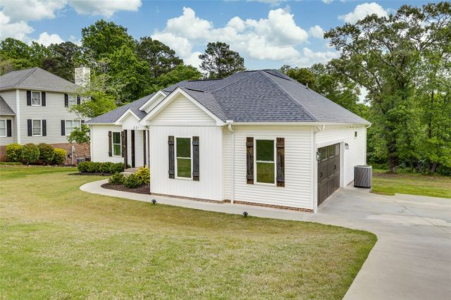 221 Glen Laurel Drive, Easley, SC 29642