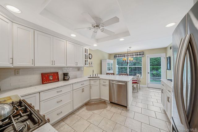 276 Glen Drive, Ridge, NY 11961