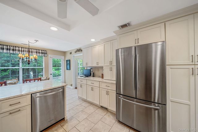 276 Glen Drive, Ridge, NY 11961