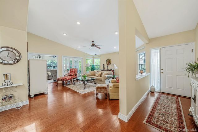 276 Glen Drive, Ridge, NY 11961