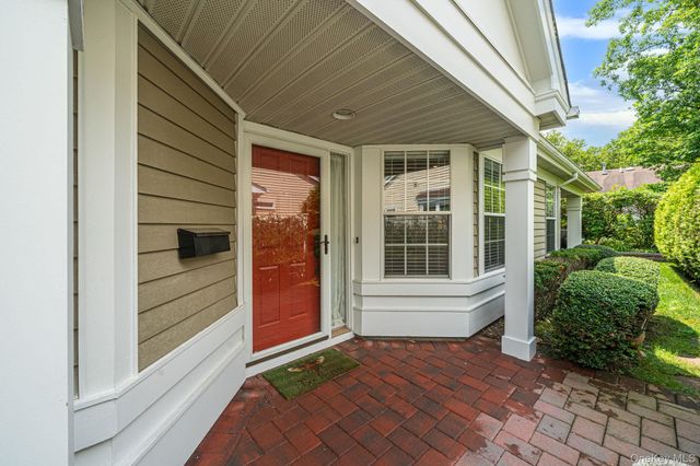276 Glen Drive, Ridge, NY 11961