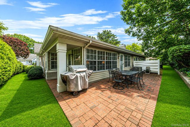 276 Glen Drive, Ridge, NY 11961