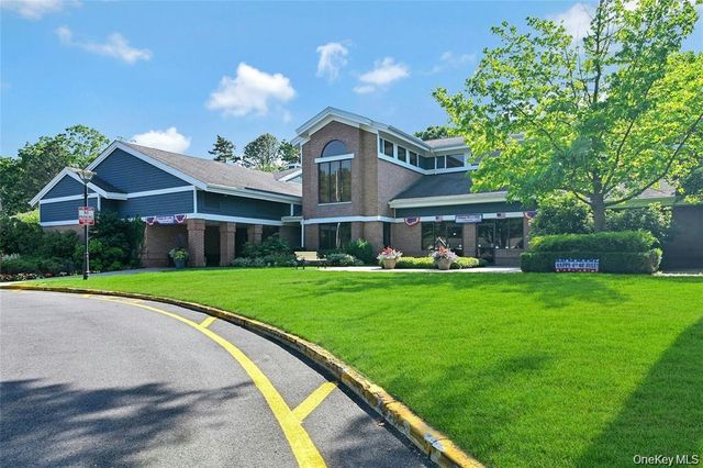 276 Glen Drive, Ridge, NY 11961