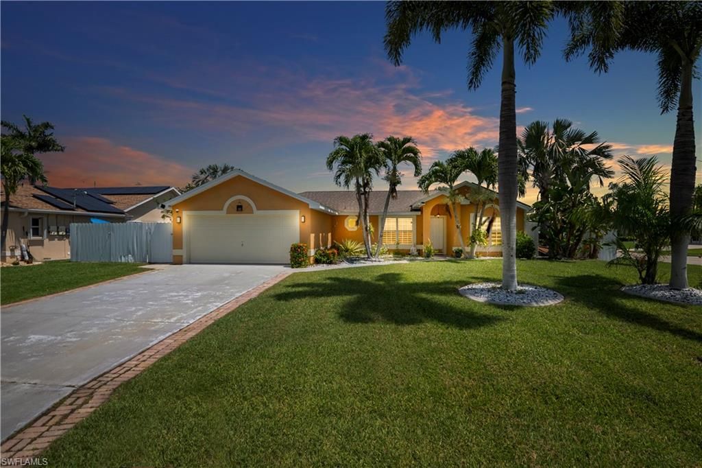 427 SE 19th TER, CAPE CORAL, FL 33990 — photo 2