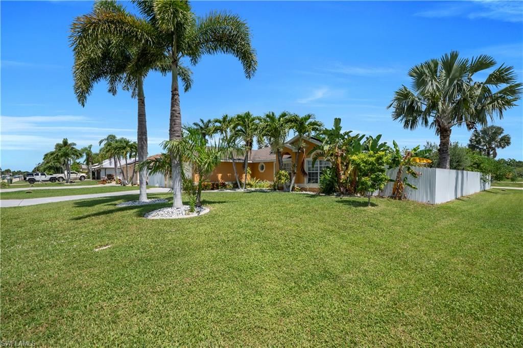 427 SE 19th TER, CAPE CORAL, FL 33990 — photo 5