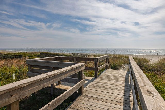 17 Beach Club Villas, Isle Of Palms, SC 29451