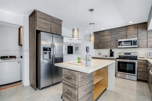 5424 Garfield Street, Hollywood, FL 33021