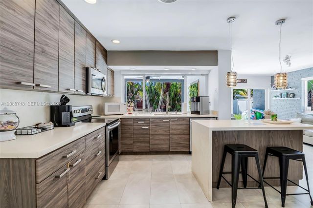 5424 Garfield Street, Hollywood, FL 33021