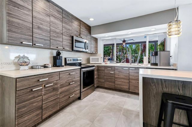 5424 Garfield Street, Hollywood, FL 33021