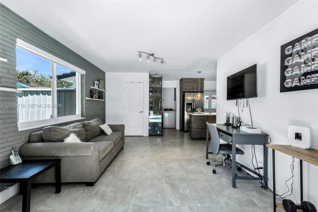5424 Garfield Street, Hollywood, FL 33021
