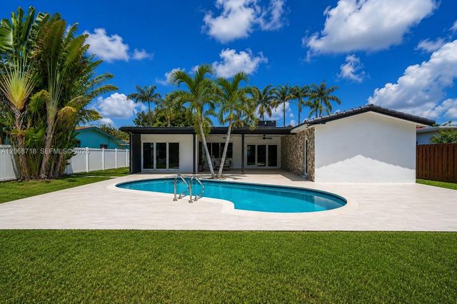 5424 Garfield Street, Hollywood, FL 33021