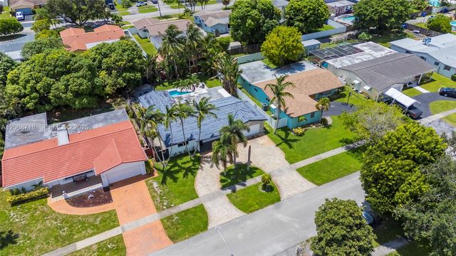 5424 Garfield Street, Hollywood, FL 33021