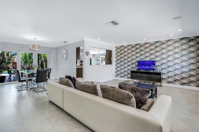 5424 Garfield Street, Hollywood, FL 33021