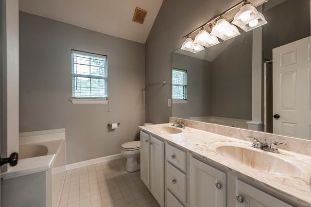 2010 Woods Run, Mount Juliet, TN 37122