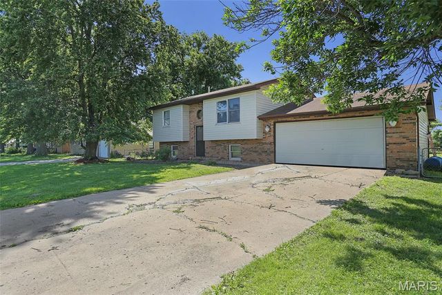 72 University Drive, Granite City, IL 62040