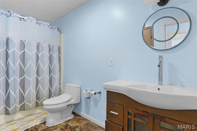 72 University Drive, Granite City, IL 62040