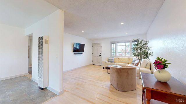 779 Bernice Ave, Rohnert Park, CA 94928