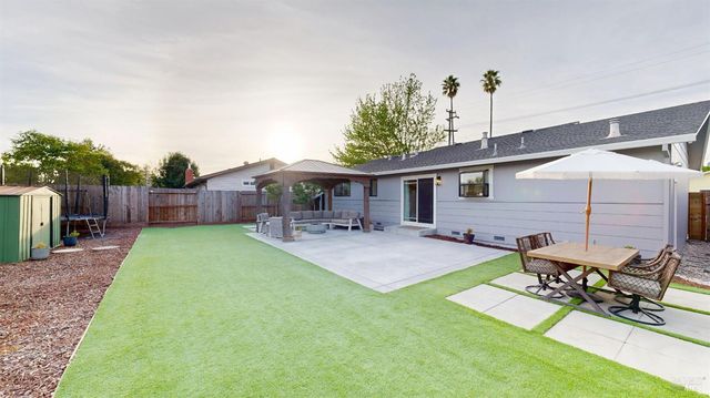 779 Bernice Ave, Rohnert Park, CA 94928