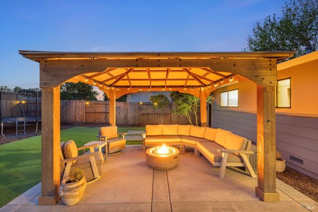 779 Bernice Ave, Rohnert Park, CA 94928