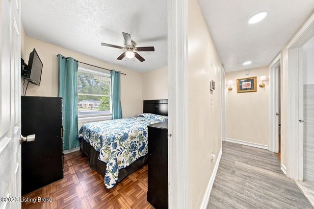 1002 Andle Ct, Louisville, KY 40214