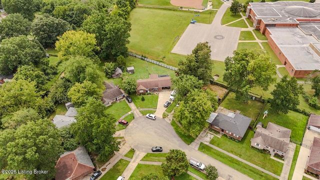 1002 Andle Ct, Louisville, KY 40214