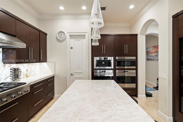 1555 Windjammer Way, Hollywood, FL 33019
