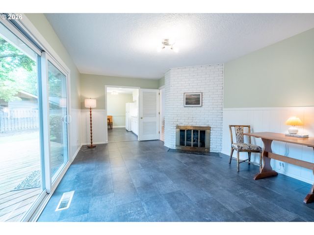 1795 KILKENNY Rd, Lake Oswego, OR 97034