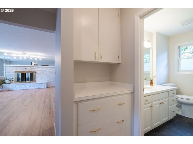 1795 KILKENNY Rd, Lake Oswego, OR 97034