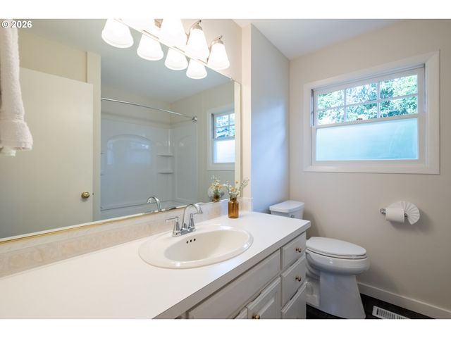 1795 KILKENNY Rd, Lake Oswego, OR 97034