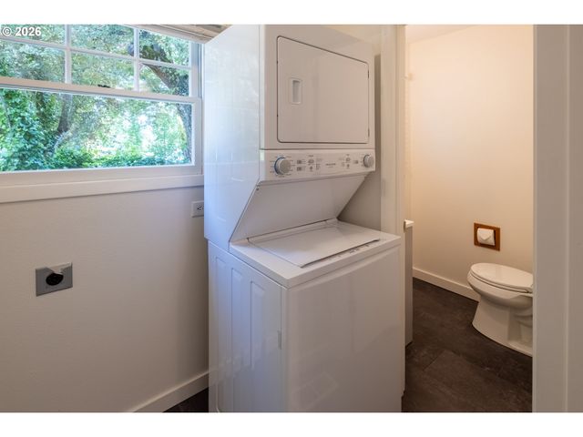 1795 KILKENNY Rd, Lake Oswego, OR 97034