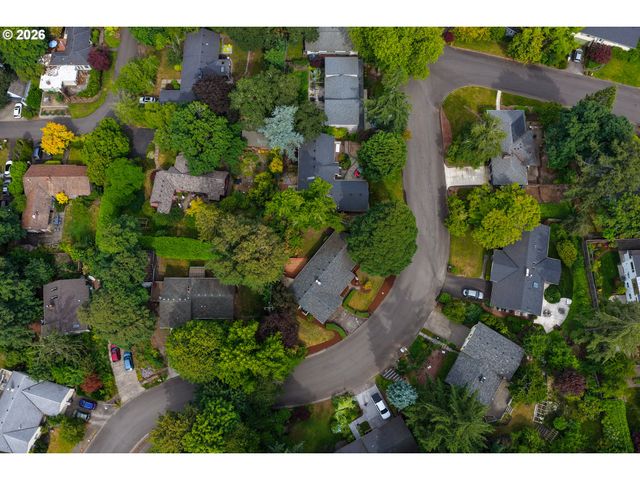 1795 KILKENNY Rd, Lake Oswego, OR 97034