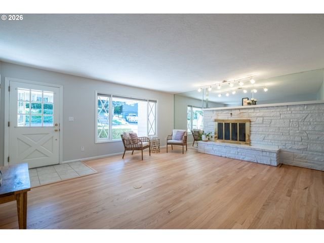 1795 KILKENNY Rd, Lake Oswego, OR 97034