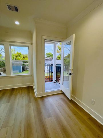 3802 Yale Street, Houston, TX 77018