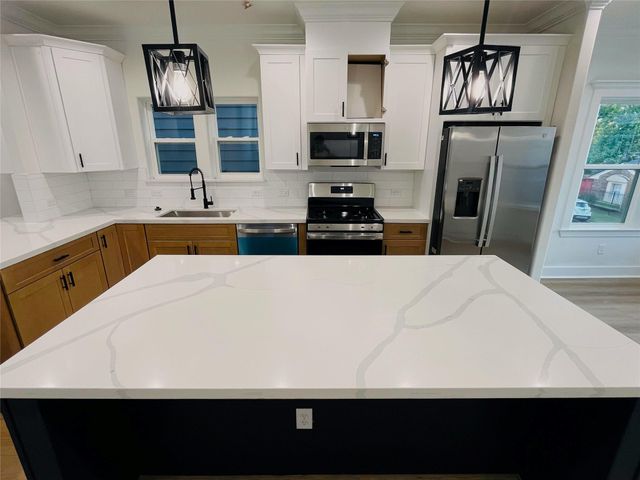 3802 Yale Street, Houston, TX 77018