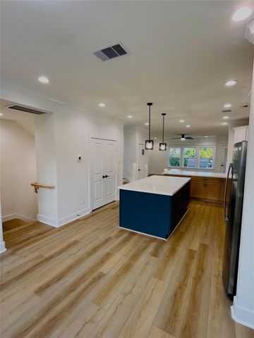 3802 Yale Street, Houston, TX 77018